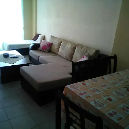 Thomi's House. *