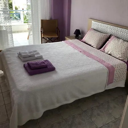 Thomi's House. Геракини
